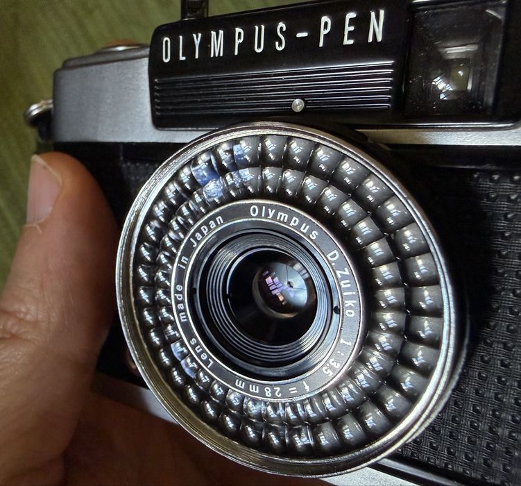 Olympus pen ee-3