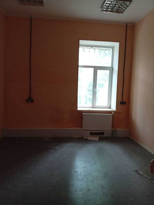 Отдельное здание, центр города с парковкой