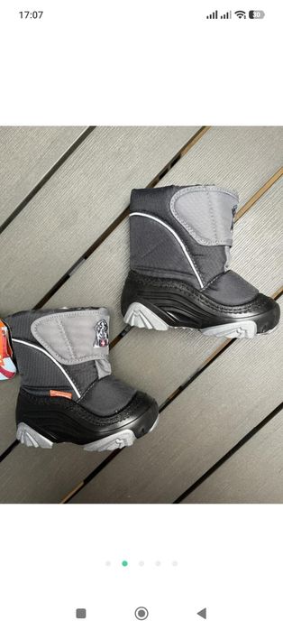 Зимові черевики для самих маленьких demar