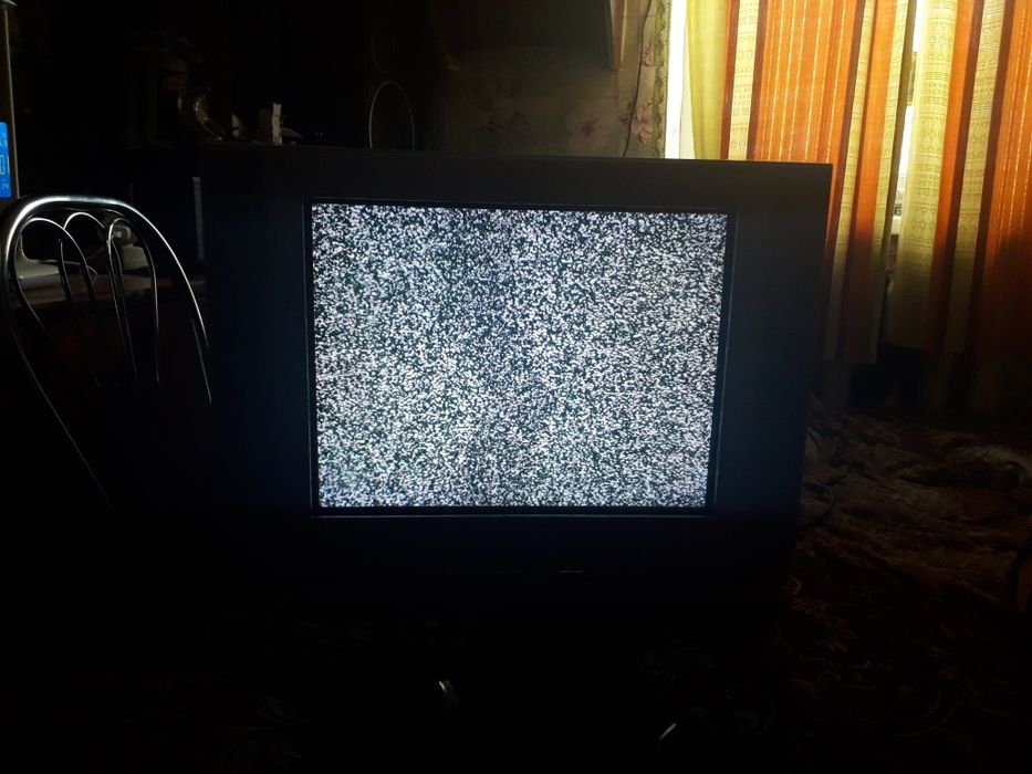 Продам телевізор samsung. CS21k10mhQ.