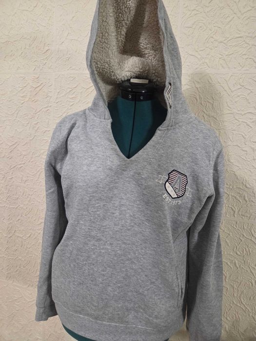 Bluza z kapturem miś V neck dekolt szara colours of the world