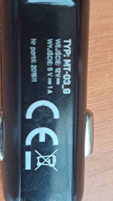 Ładowarka samochodowa z USB.