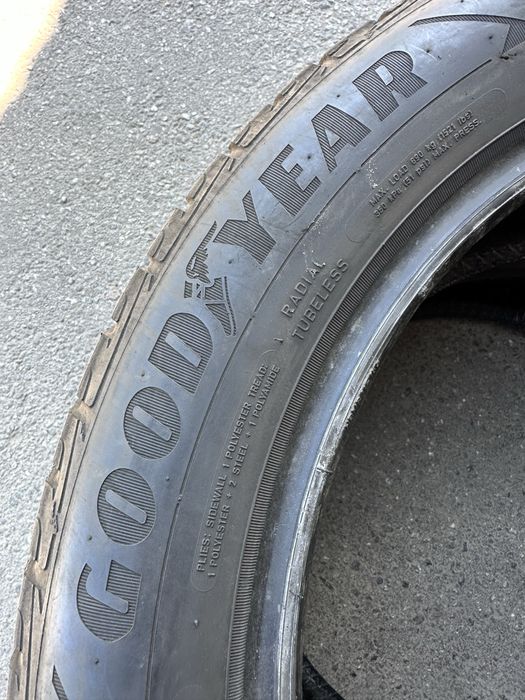 Шини 215 55 18 95T Goodyear Ultra Grip Performance комплект
