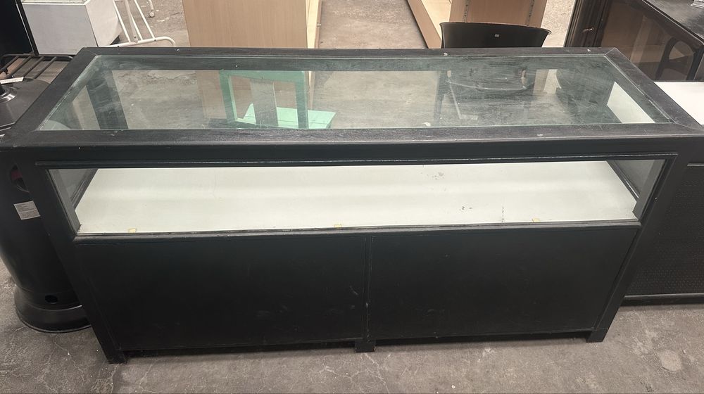 Balcão Vitrine em Madeira pesada (retirar em Montijo)