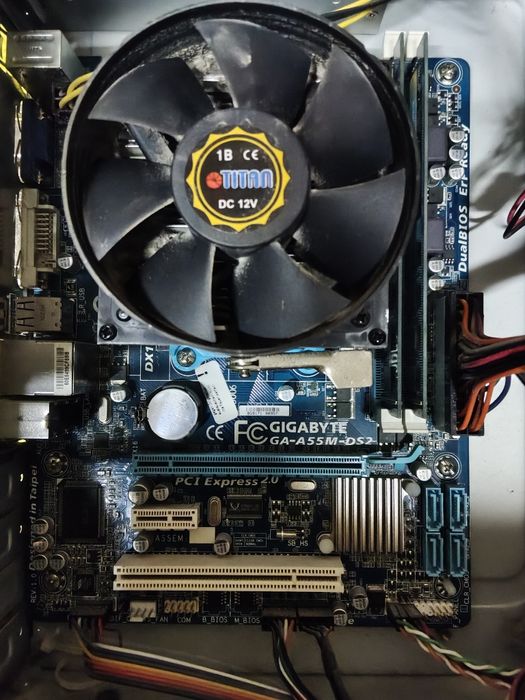 Płyta główna Gigabyte  z wadą, plus CPU  plus ram  6gb