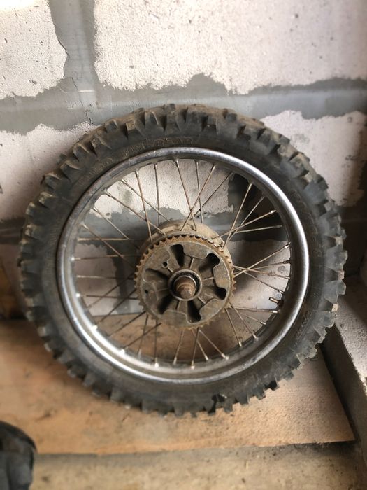 Продам колесо на мотоцикл 18