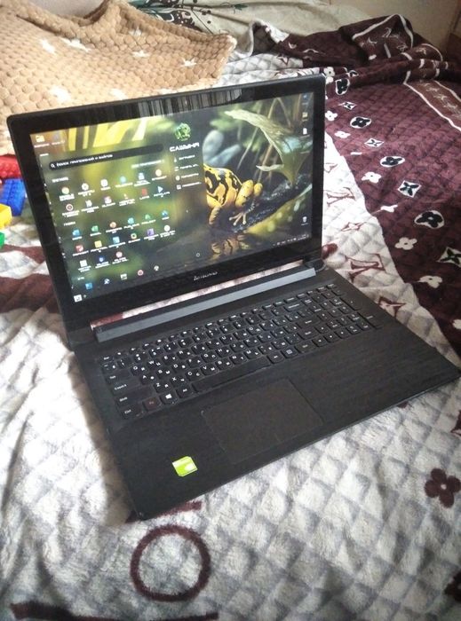 Ноутбук с сенсорным экраном