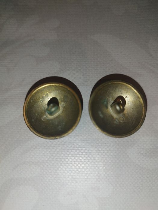 Латунная пуговица