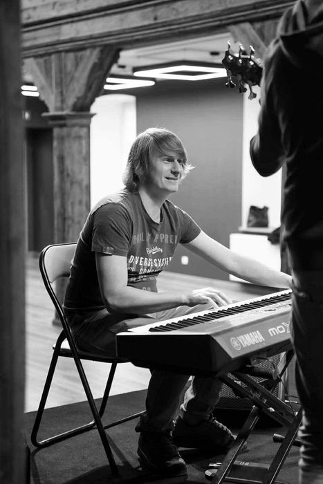 Nauka gry na pianinie, keyboardzie, produkcja muzyczna- Kalisz, Ostrów
