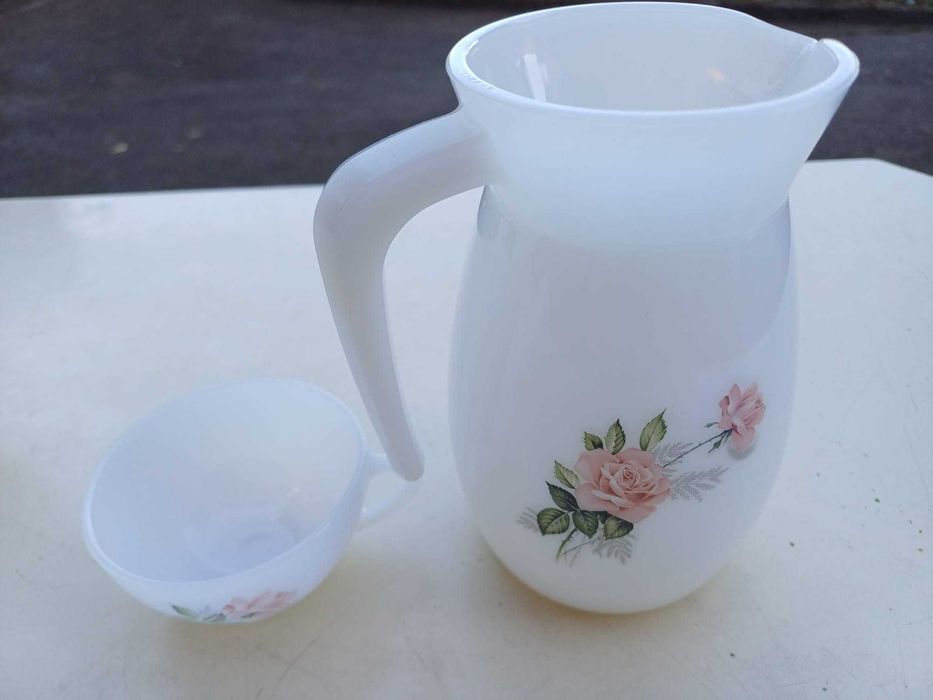 Serviço de Jantar e chá, em loiça Pyrex branco c desenho de rosas / Arcopal - France (71 Peças)