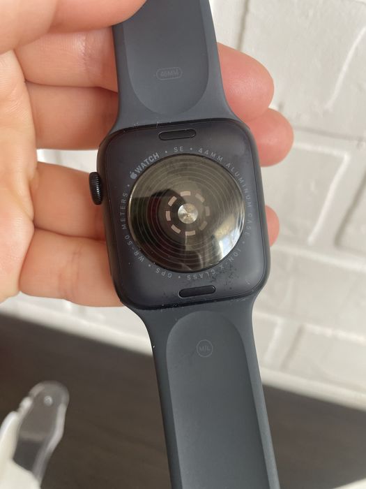 Продам  Apple Watch б/у стан новий