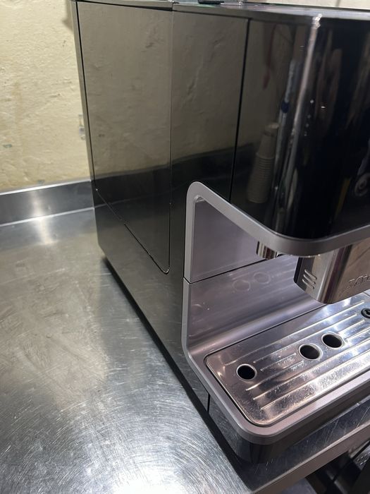 Кавомашина Miele CM63