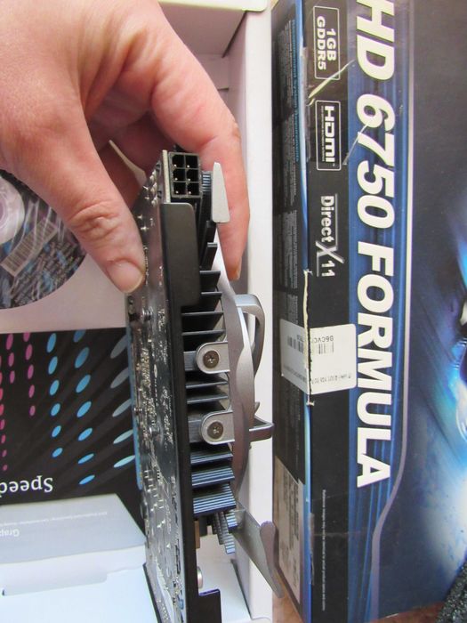 Asus PCI-E Radeon HD 6750 1Gb DDR5(128bit) (700/4000) (DVI,HDMI,D-Sub)