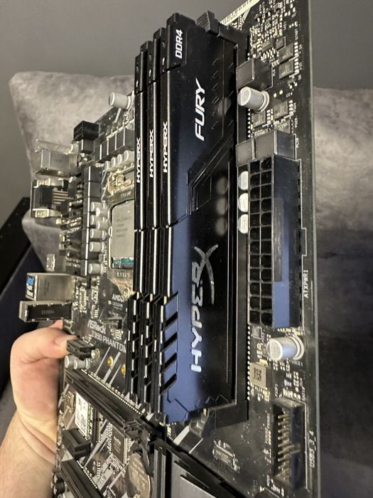 Оперативна пам'ять Kingston 8 GB DDR4 3733 MHz HyperX