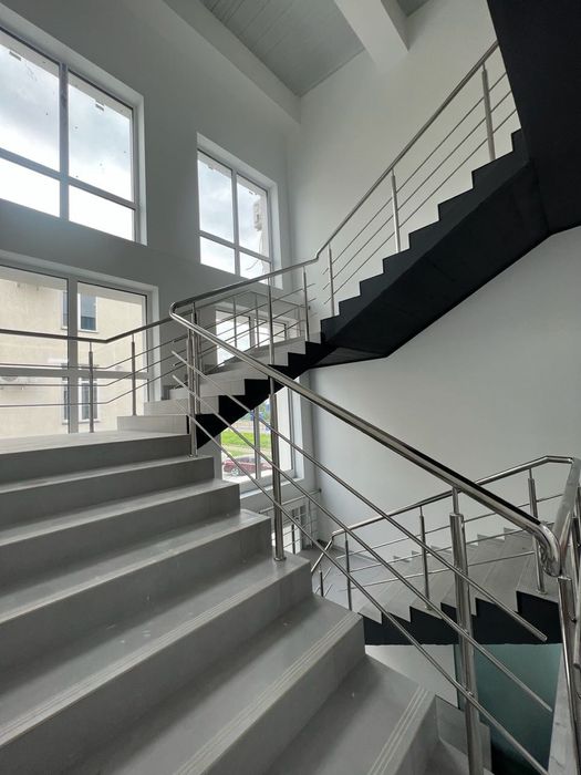 Оренда приміщень в бізнес-центрі “Рівненський» навпроти ЕПІЦЕНТРУ