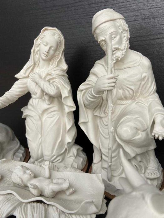 presépio branco em porcelana