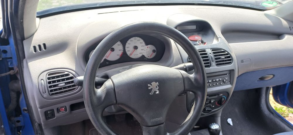 Кузовные запчасти, разборка Пежо 206 Peugeot шрот