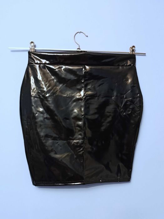 Sexy obcisła błyszcząca spódnica mini lateksowa winylowa