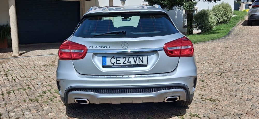 Mercedes GLA180d AMG Line