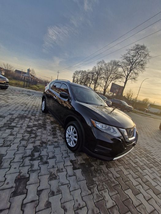 Nissan Rogue SV 4×4