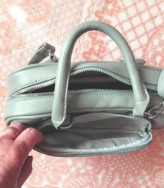 Удобная вместительная модная сумочка серого цвета, 27х15см