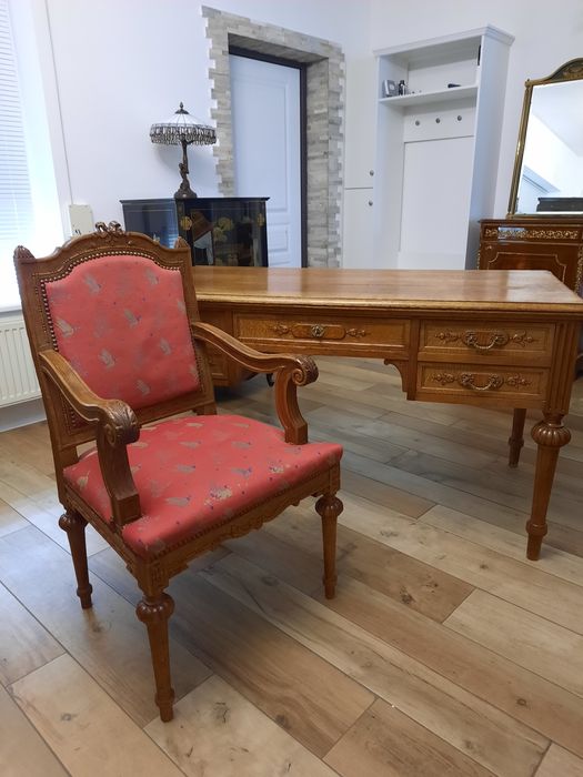 стол письменный с креслом