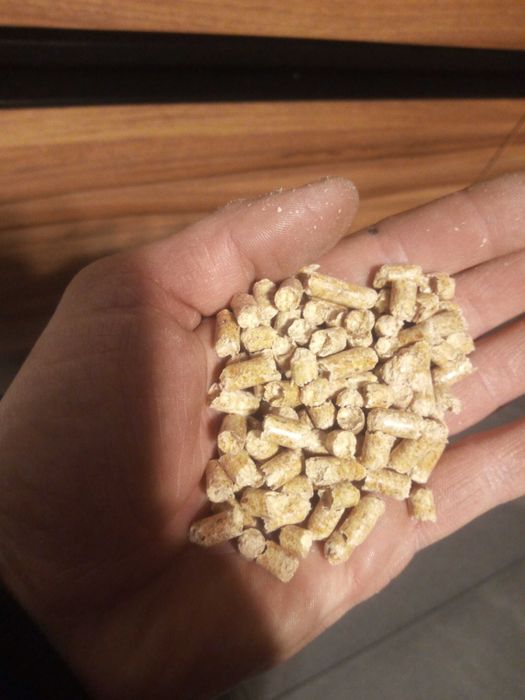 Pellet dostępny od reki