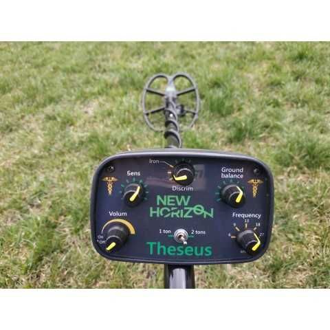 Profesjonalny Wykrywacz Metali Theseus .Detektor metalu