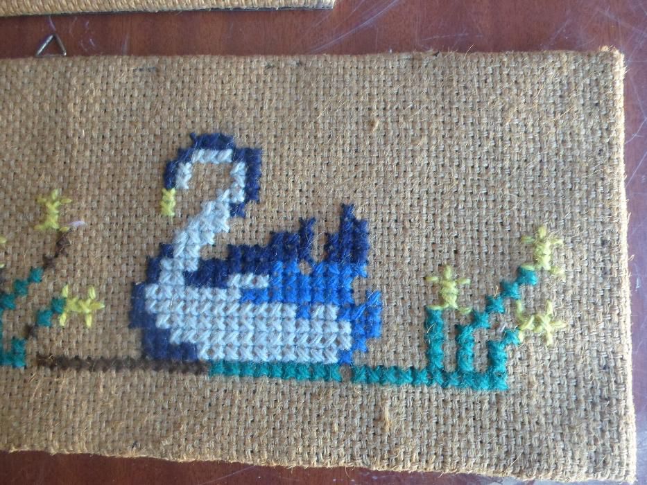 2 quadros em ponto cruz artesanato