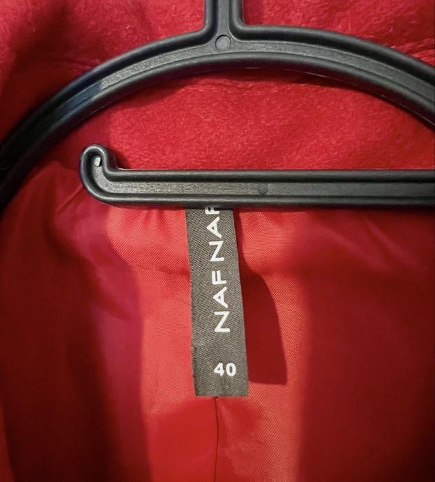 Czerwony płaszcz Naf Naf – 80% wełna, stan idealny