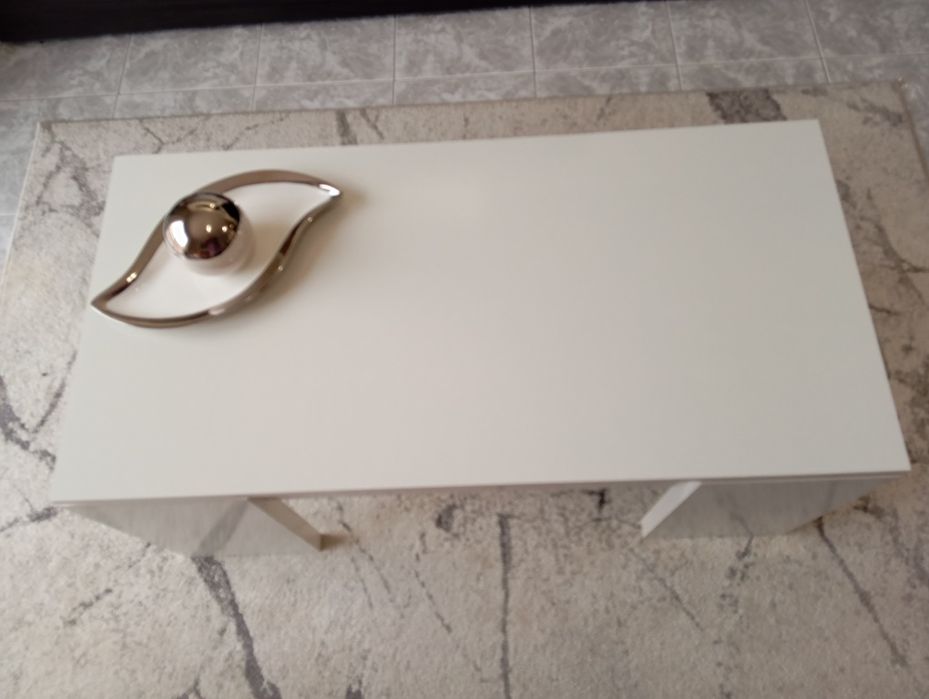 Mesa de centro branca