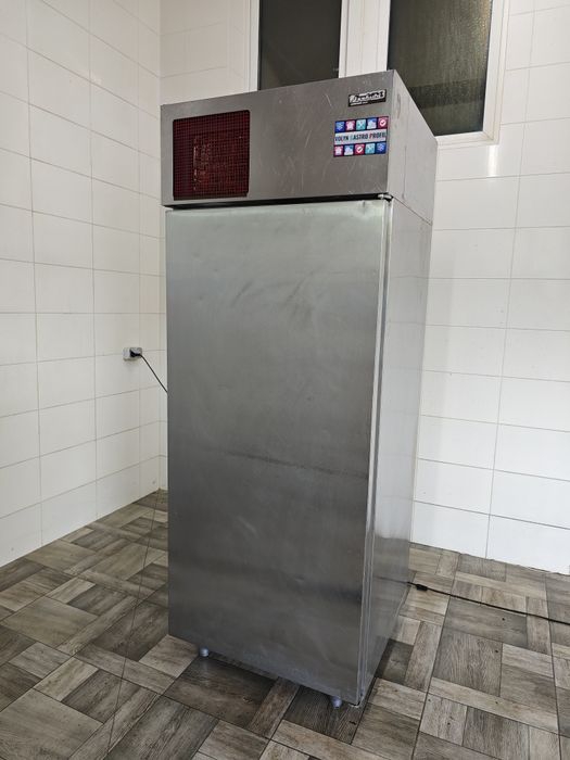 Холодильна шафа 600л Liebherr