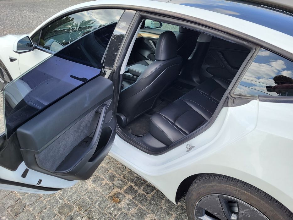 Tesla Model 3 RWD, 2023 — 31 000 км