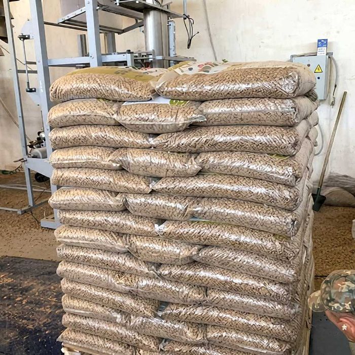 Брикети та пелети — стабільна якість і доставка