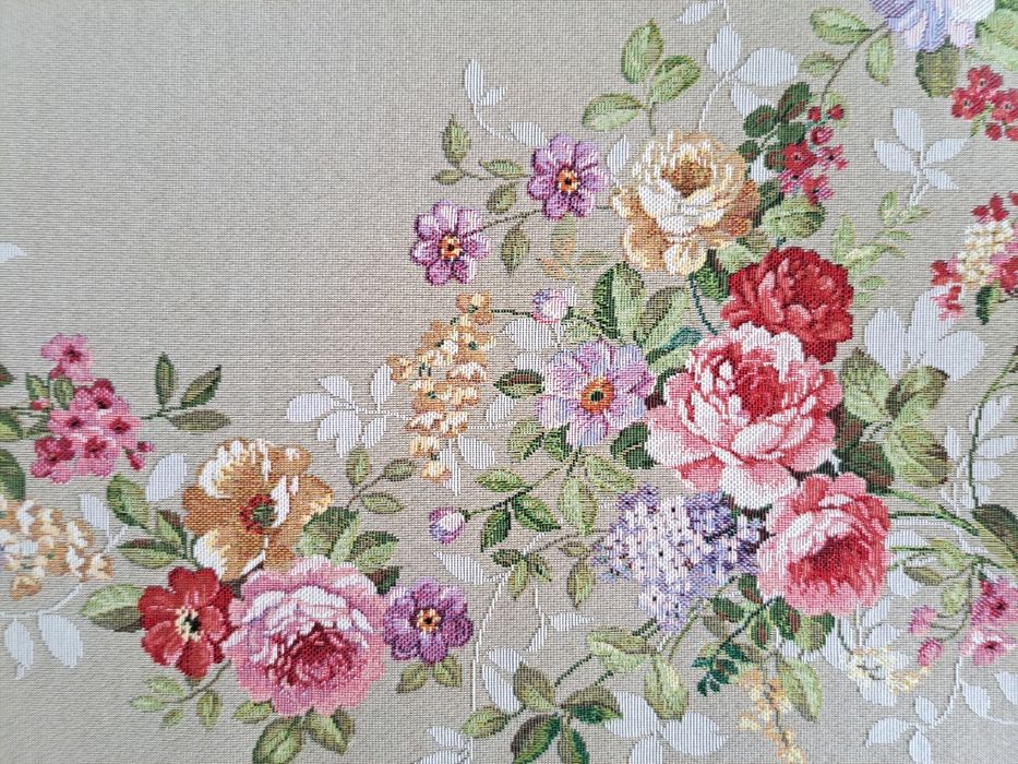 Obrus beżowy gobelinowy w róże 100x100 cm 1162LI Rose Linen
