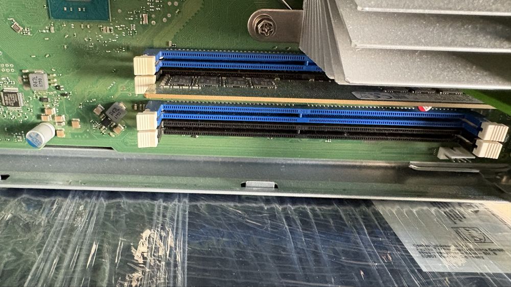 Системний блок FUJITSU  D957 SFF i5-7500/8gb ddr4/ssd256gb комп'ютер