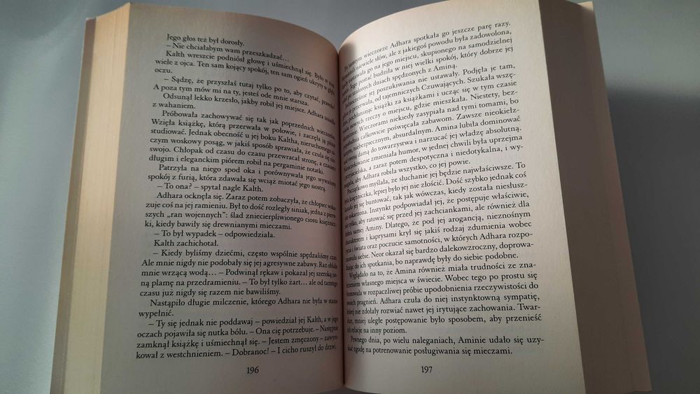 Legendy Świata Wynurzonego Tom 1 - Licia Troisi - Przeznaczenie Adhary