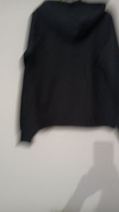 Bluza z kapturem czarna na zamek 36