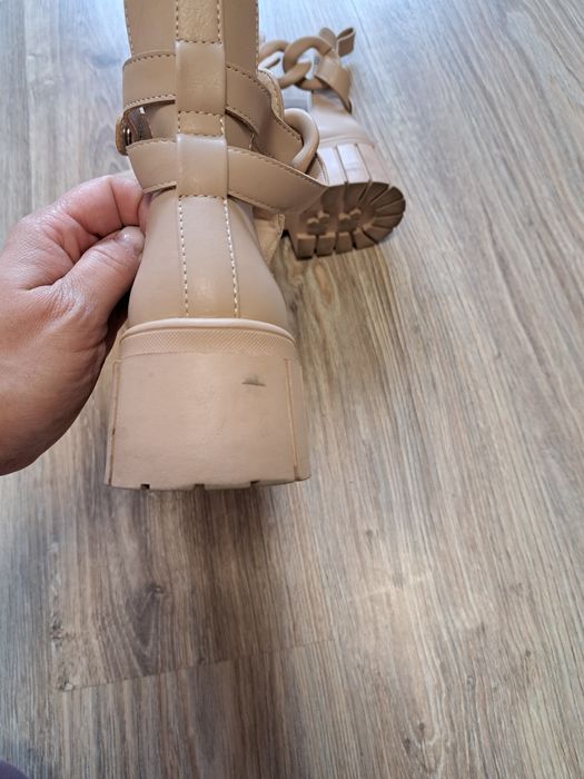 Buty Botki polbuty bezowe 36