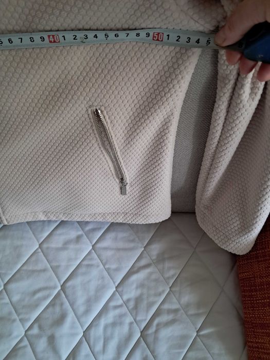 Бомбер жіночий, 52 розмір  на холодну пору року.