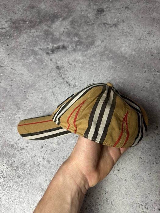Оригінальна кепка Burberry