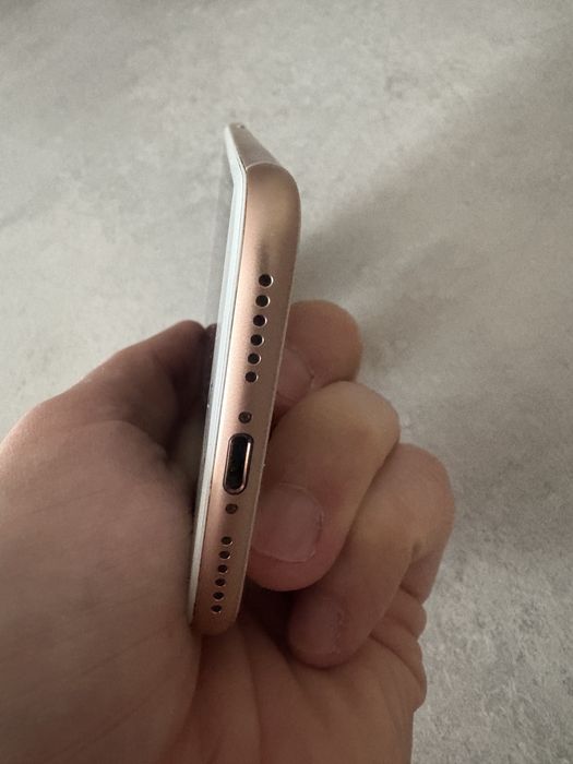 iPhone 8 ゴールド 16.7.11 Apple iPhone 8 64GB SIMフリー