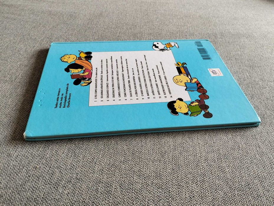 Livro "Enciclopédia do Charlie Brown - O teu corpo maravilhoso"