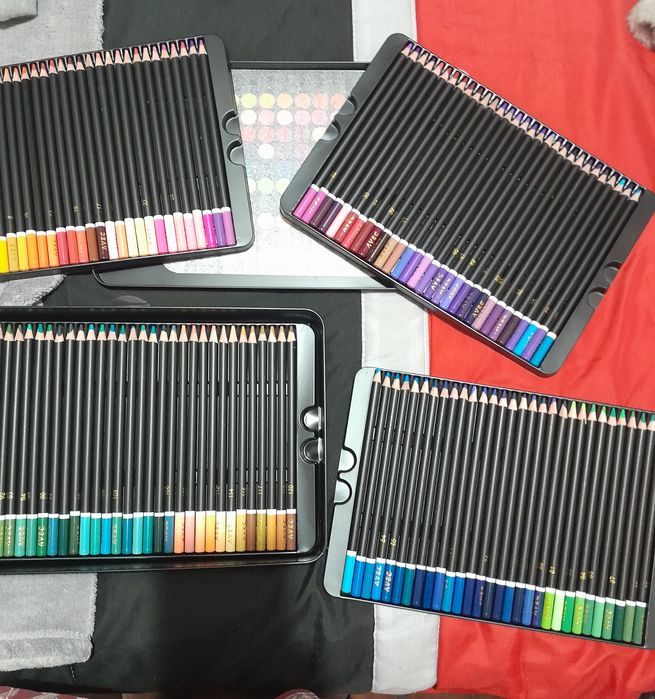 Lapis de cores, com 150 lapis