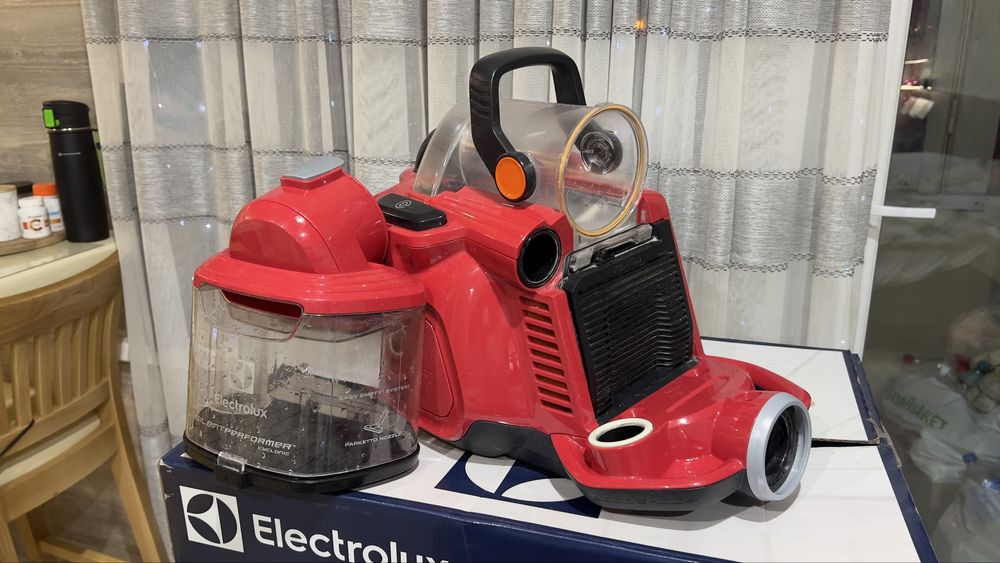 Пылесос Electrolux ESPC72RR