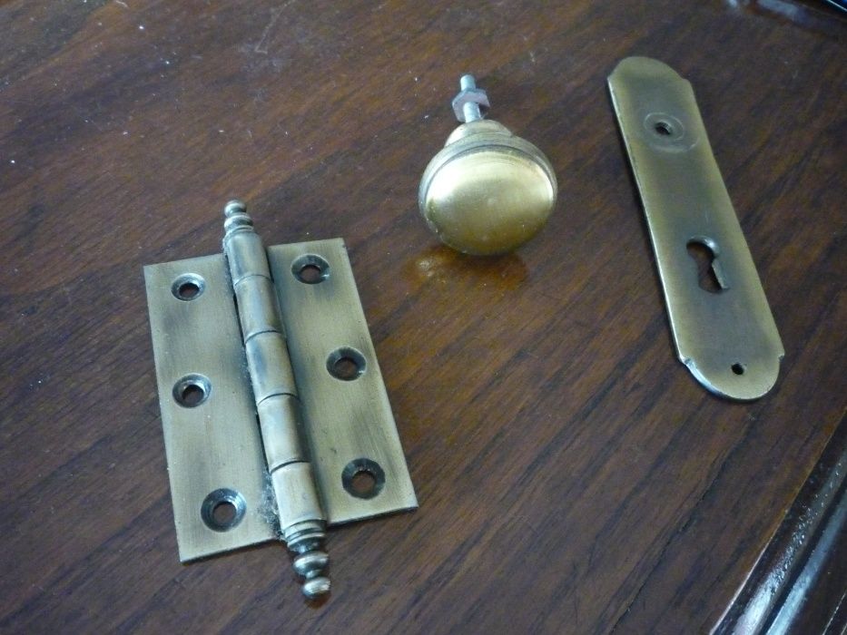 Puxadores+dobradiças+espelhos p/ armário+2 canhões p/ fechaduras