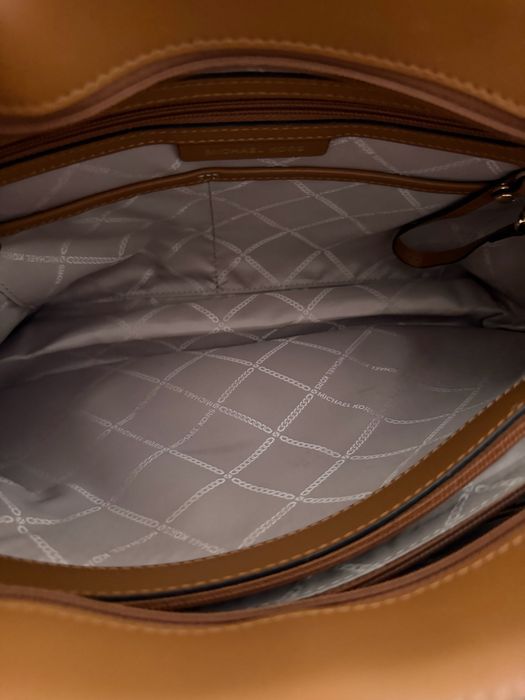 Mala Michael Kors