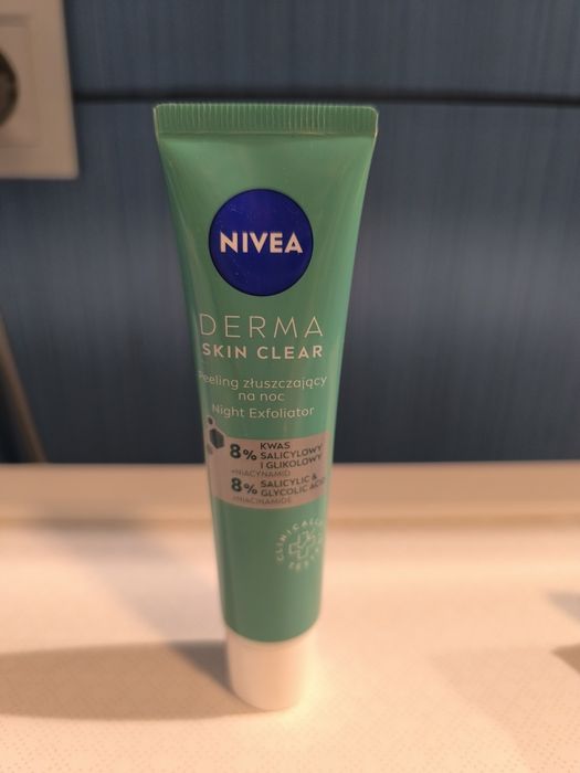 Nivea Derma Skin Clear Peeling złuszczający na noc 40 ml