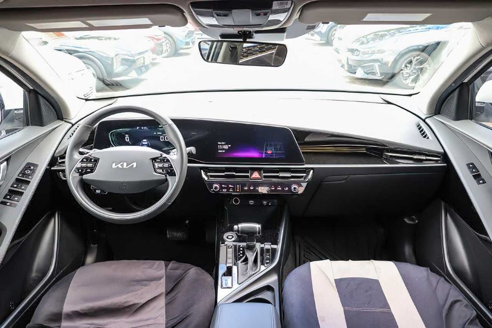 Kia Niro EX Hybrid      2023