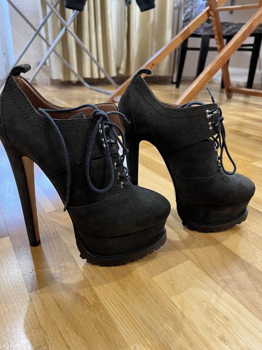 Ботильйони Alaia